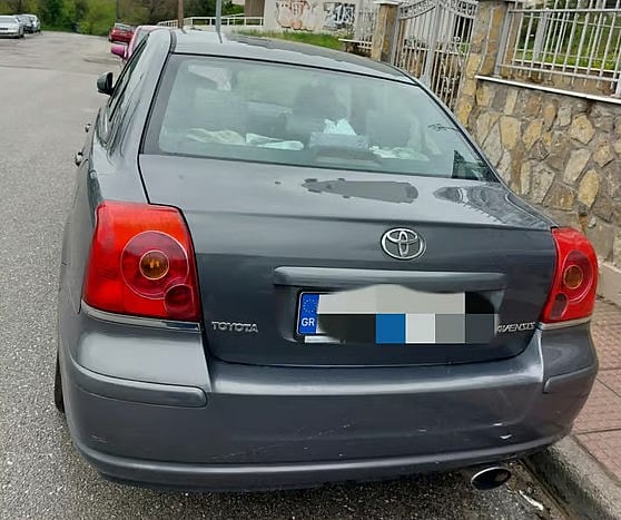 2004 Toyota Avensis