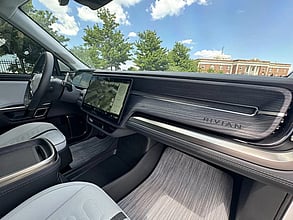 2023 RIVIAN R1S