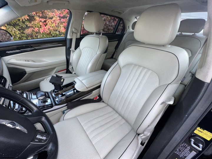 2017 GENESIS G90