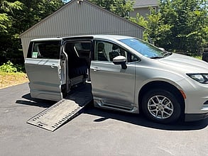 2023 CHRYSLER Voyager
