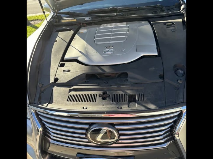 2016 Lexus LS