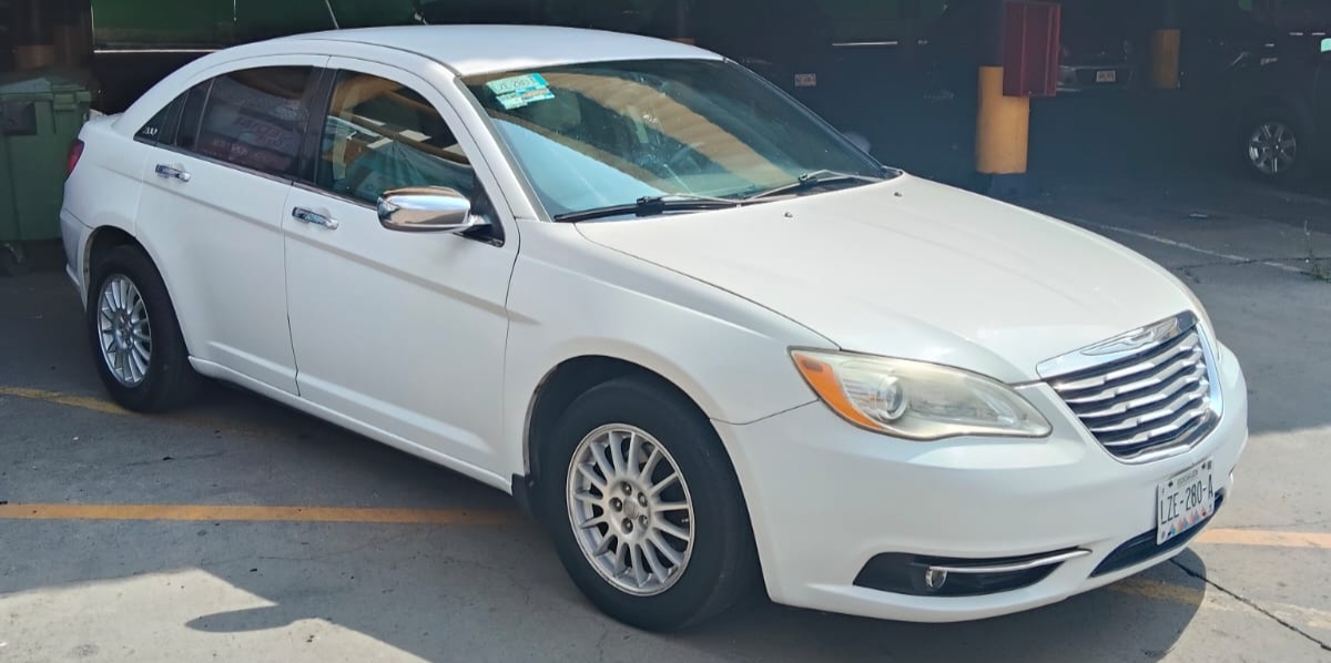 2013 Chrysler 200