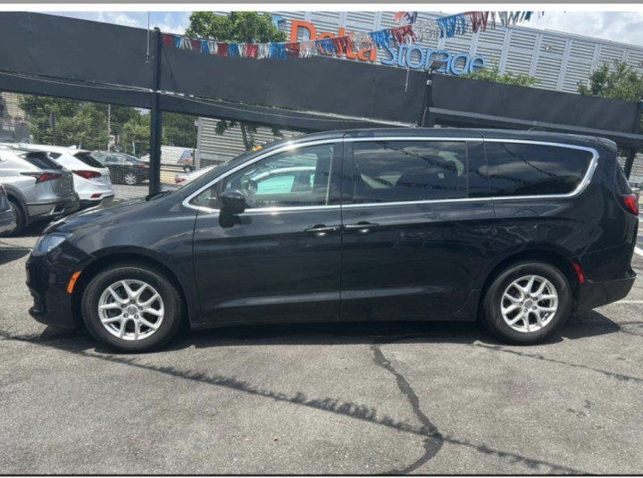 Chrysler Pacifica 11367