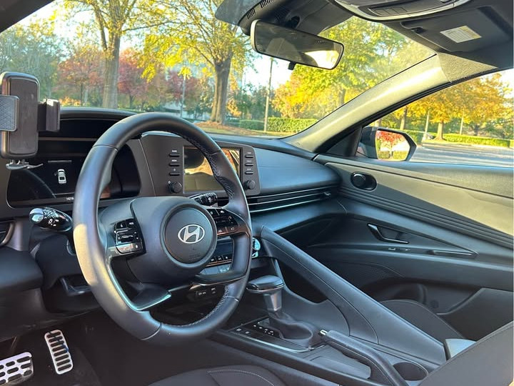 2025 HYUNDAI Elantra
