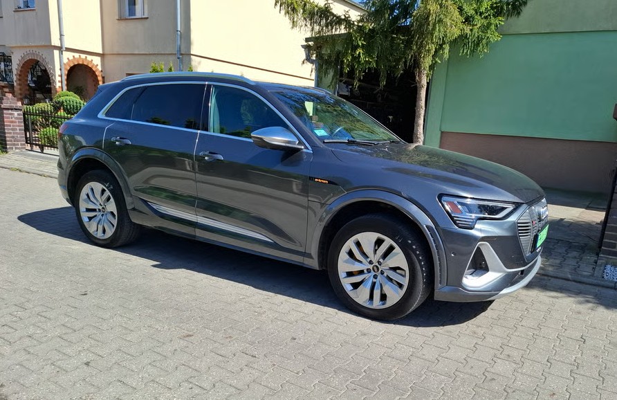2022 Audi e-tron