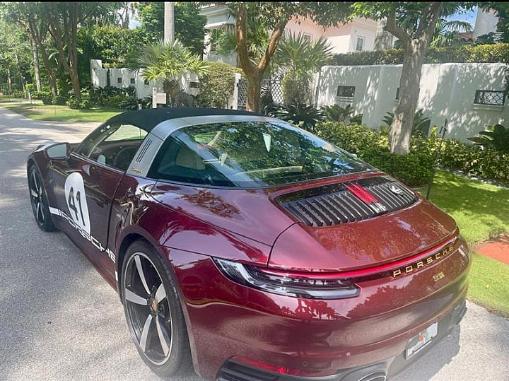 Porsche 911 33127