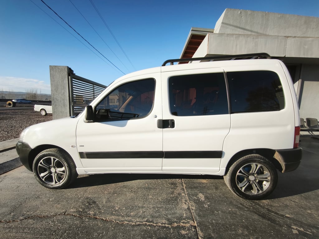2016 Peugeot Partner