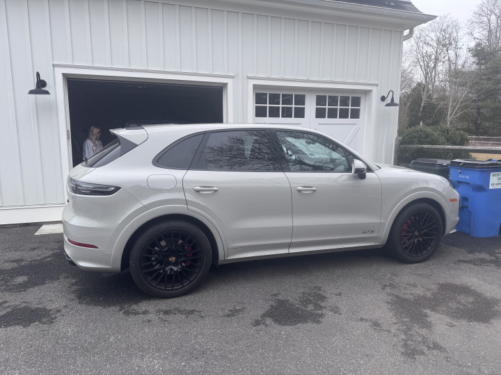 2023 Porsche Cayenne