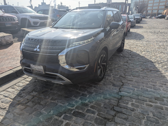 2023 Mitsubishi Outlander PHEV