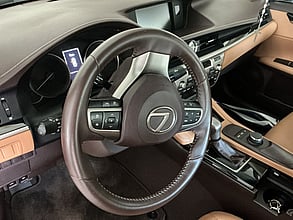 2017 LEXUS ES