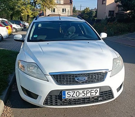 2009 рік Форд Мондео