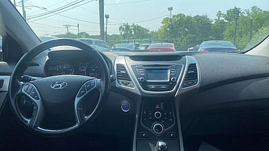 2016 HYUNDAI Elantra