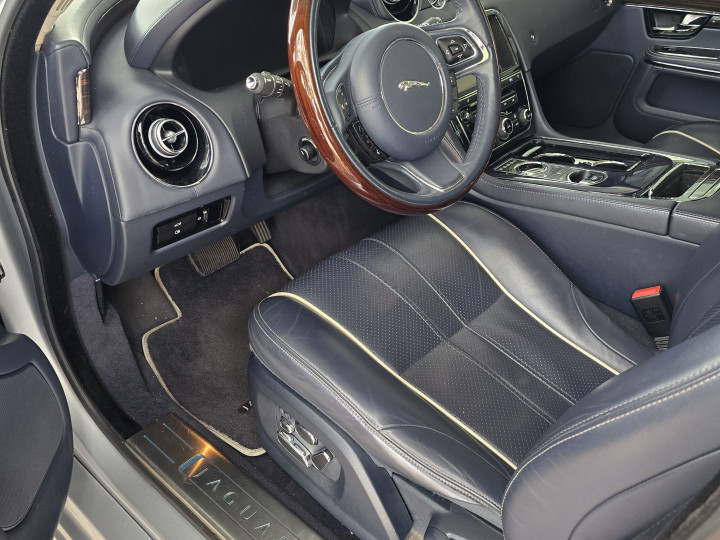 Jaguar XJ-Series 2012