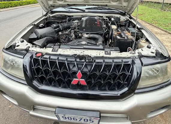 2001 Mitsubishi Montero Sport