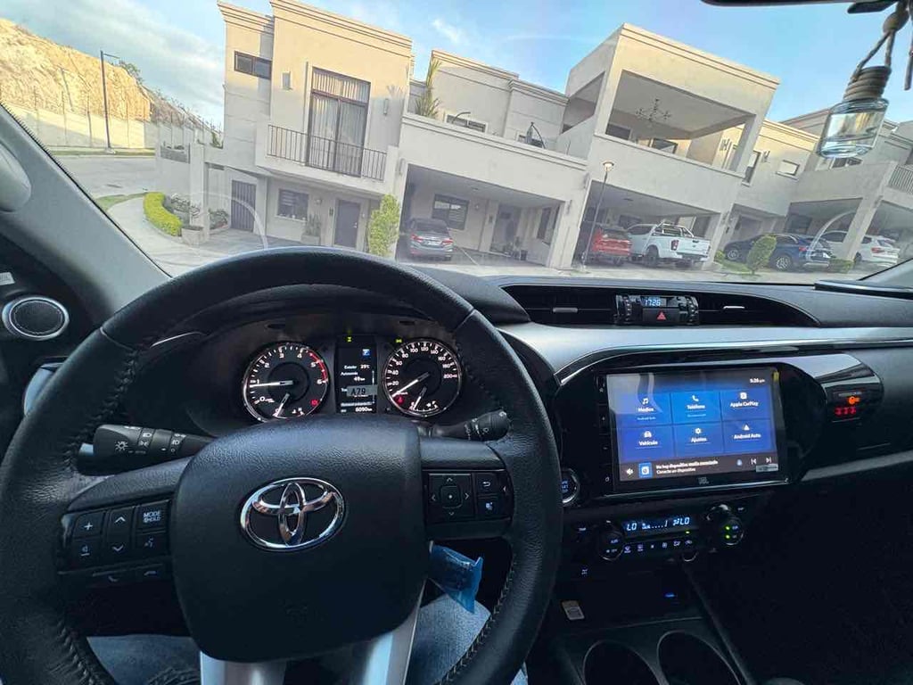 2025 Toyota Hilux