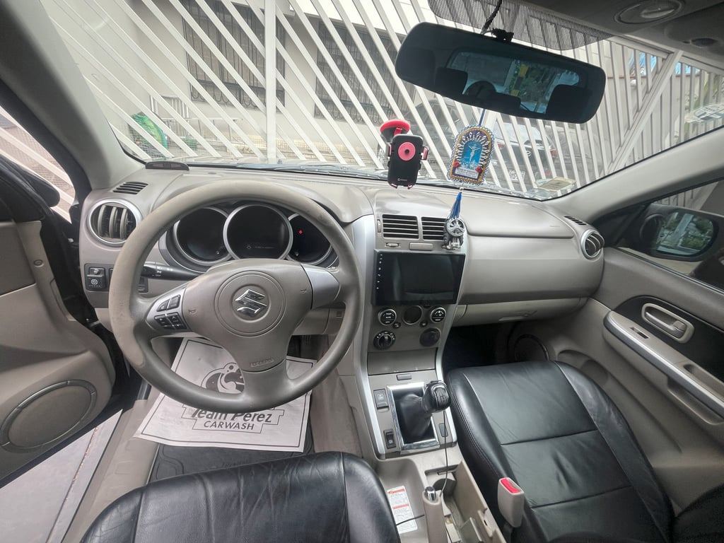 2012 Suzuki Grand Nomade