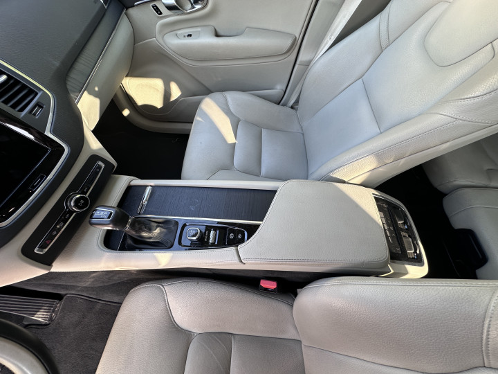 2020 Volvo