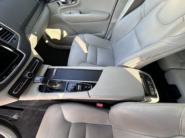 2020 Volvo