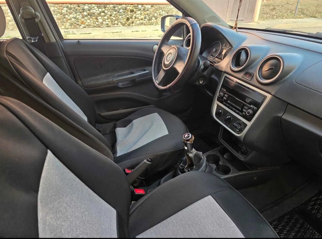 2015 Volkswagen Gol