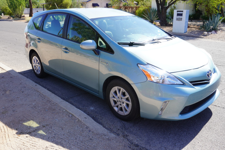 Toyota Prius v