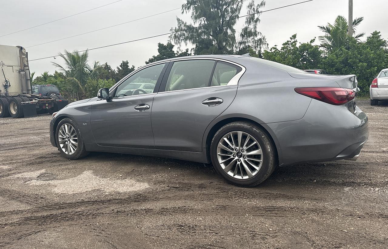 INFINITI Q50