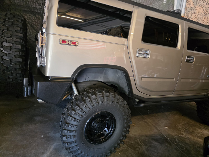 HUMMER H2