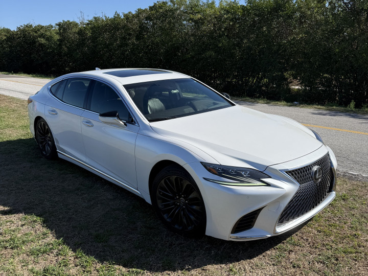 Lexus LS