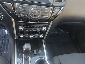 2017 NISSAN Pathfinder