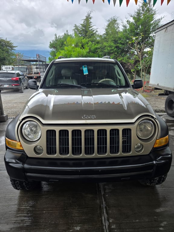 2005 Jeep Cherokee