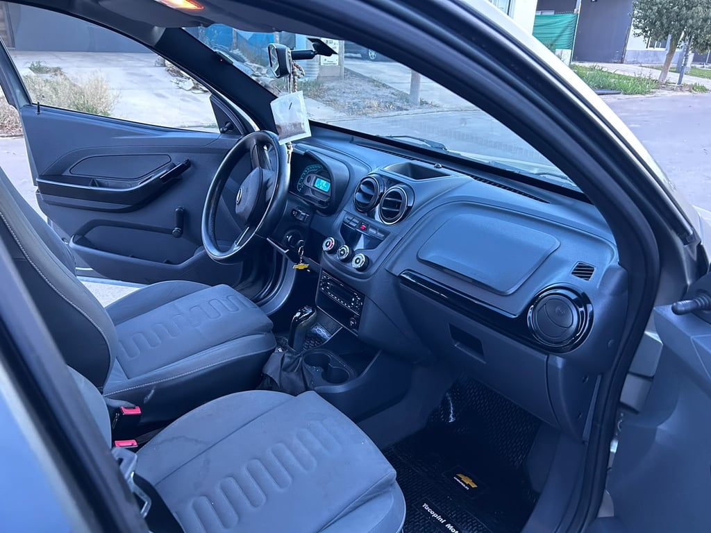 2012 Chevrolet Agile