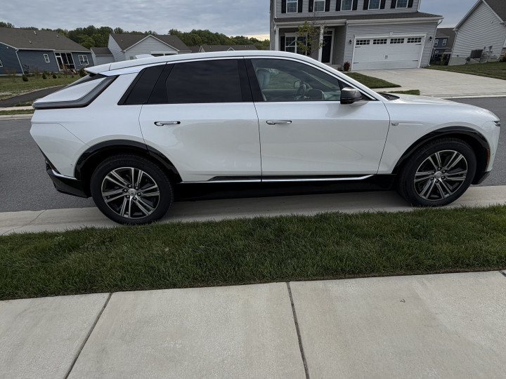 2025 Cadillac LYRIQ