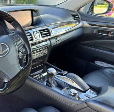 Lexus LS 2016