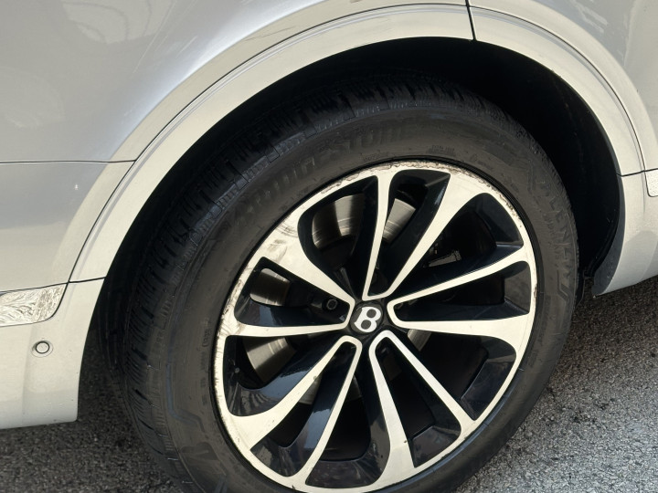 Bentley Bentayga 60586