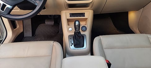 2012 VOLKSWAGEN Tiguan