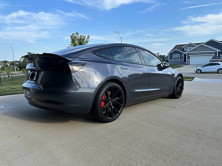 2022 Tesla