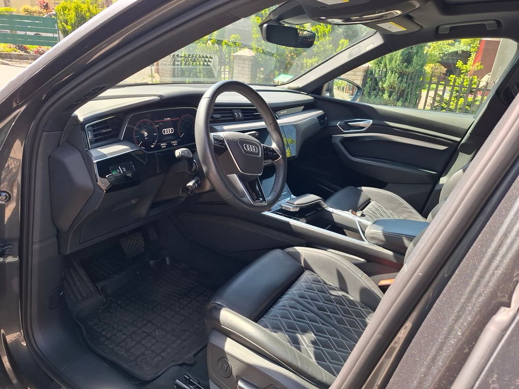 2022 Audi e-tron