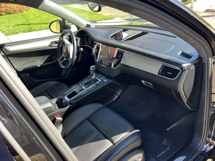 2017 Porsche Macan