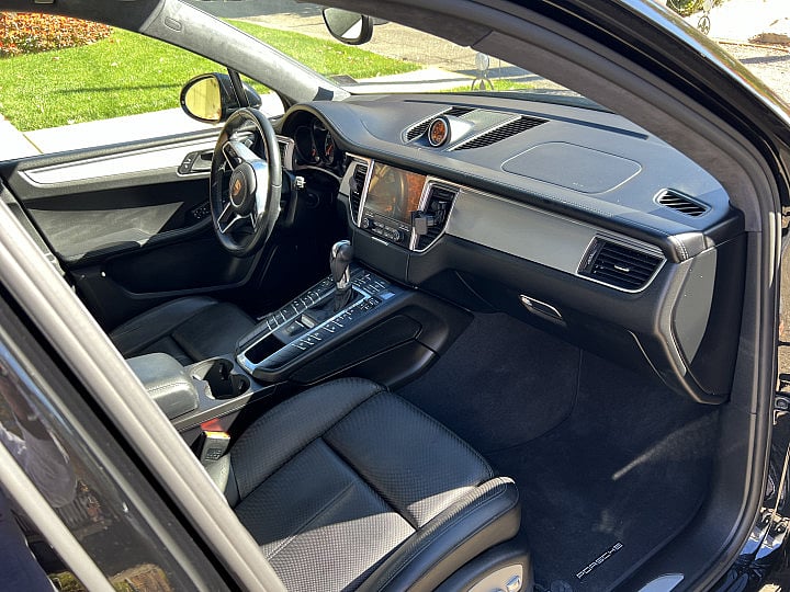 2017 Porsche Macan