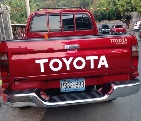 2003 Toyota Hilux