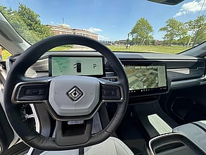 2023 RIVIAN R1S