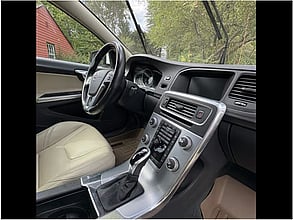 2018 VOLVO S60