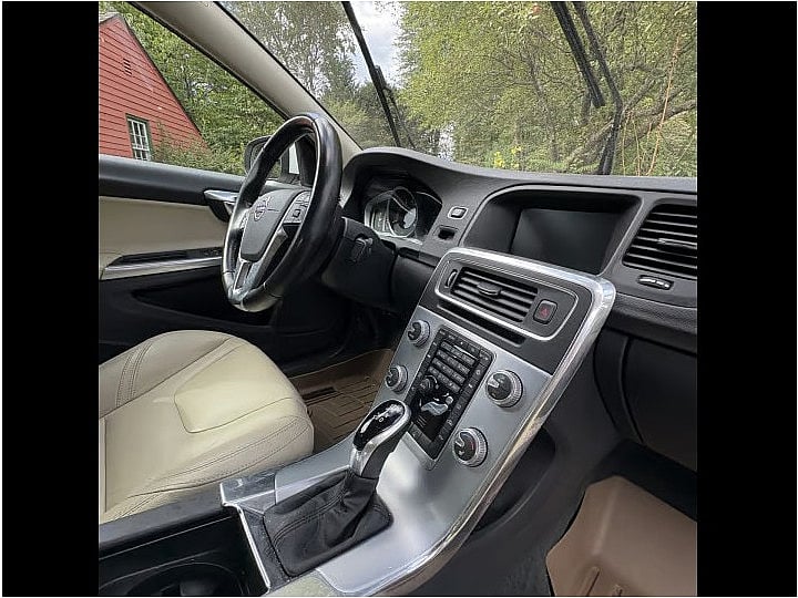 2018 VOLVO S60