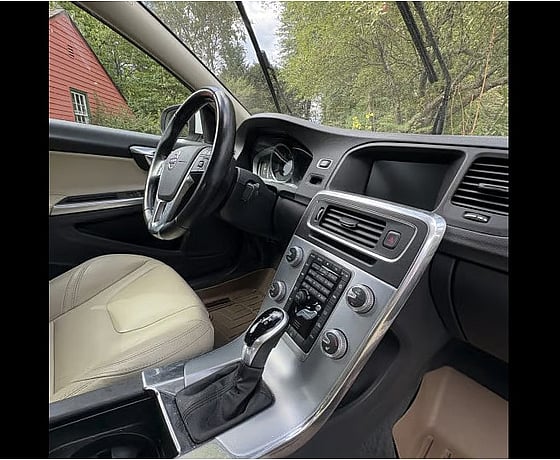 2018 VOLVO S60