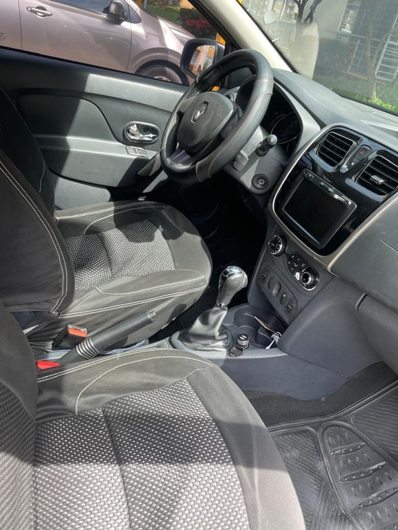 2020 Renault Logan