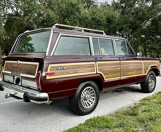 1990 Jeep Grand Wagoneer