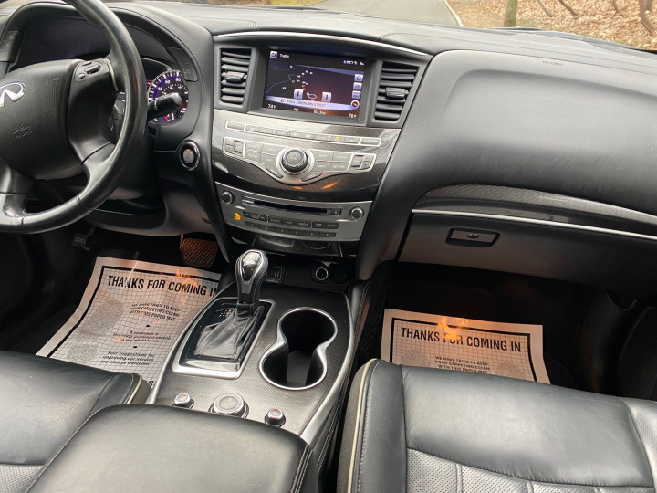 INFINITI Oyster Bay