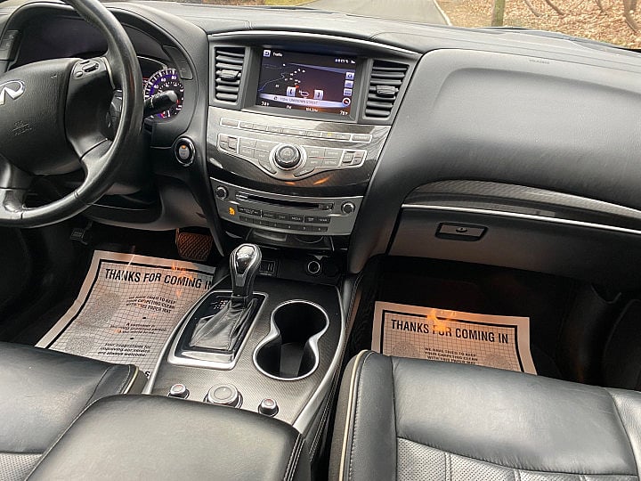 INFINITI Oyster Bay