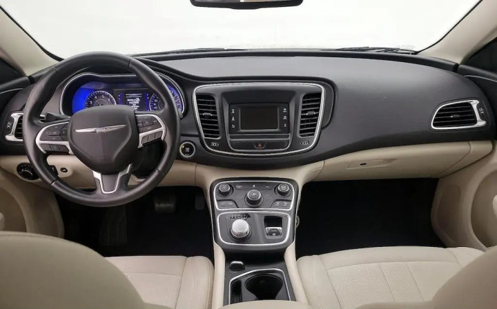 Chrysler 200