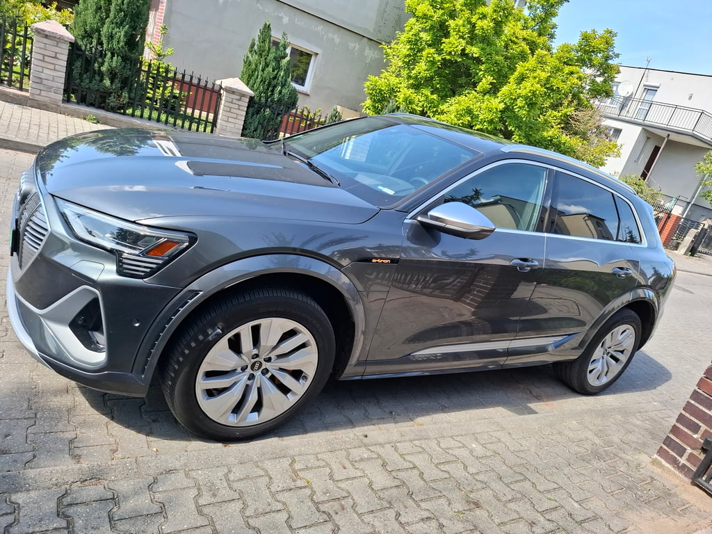 2022 Audi e-tron