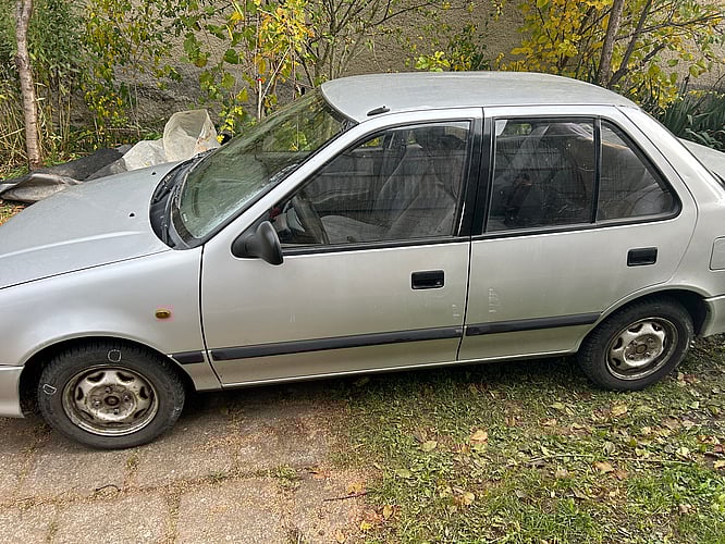 2001 Suzuki Swift